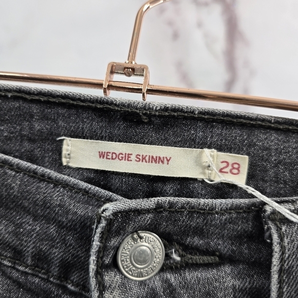 Levis Jeans Women 28 Black Gray Crop Wedgie Button Fly High Rise Skinny - Picture 3 of 12